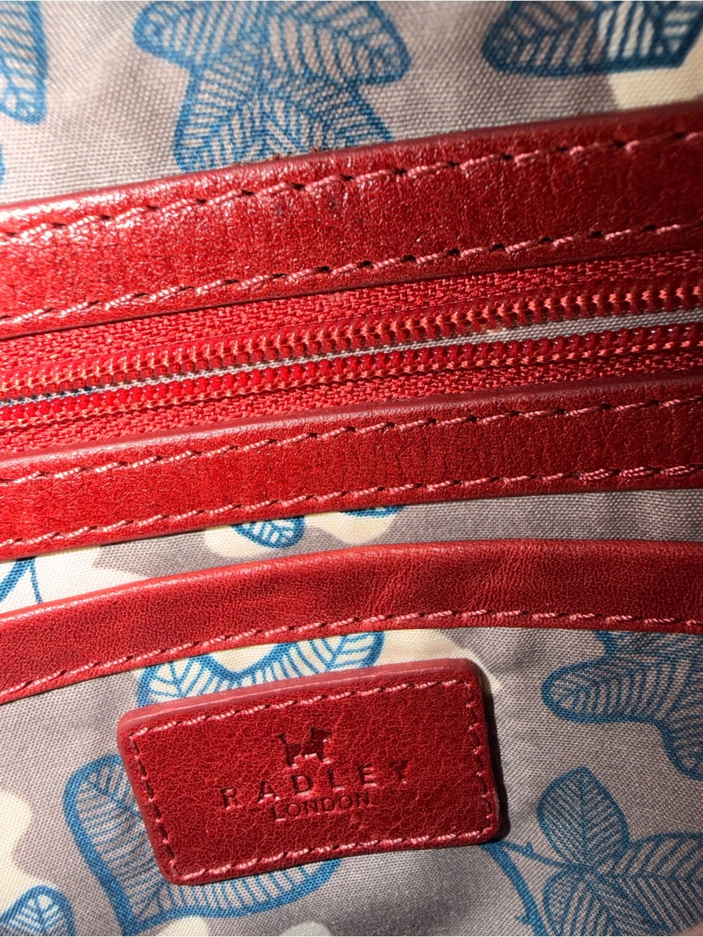 RADLEY LONDON Red Pebbled Leather Shoulder Bag - Picture 6 of 7